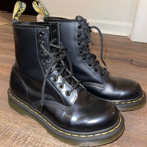 Dr martens 1460 WOMEN'S SMOOTH LEATHER LACE UP BOOTS black size 7 womens